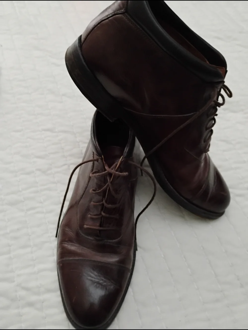 Johnston & Murphy Brown Leather Chukka Boots